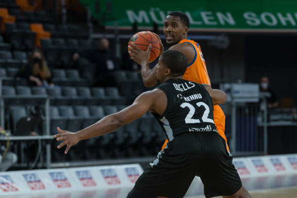 一个常态 一个常态