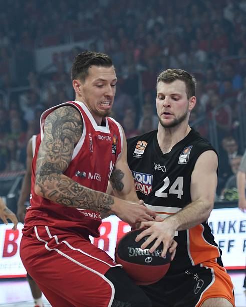 这三项冠军 这三项冠军