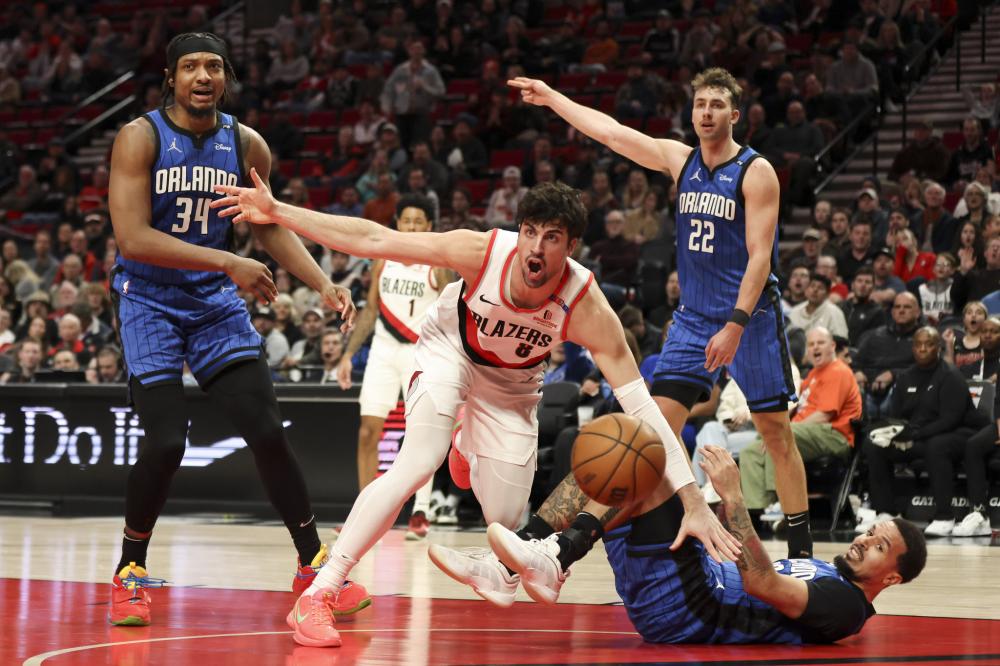 球员同场竞 球员同场竞